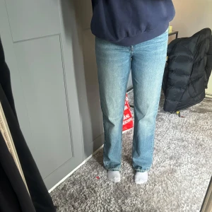 Zara jeans  - Blå zara jeans i storlek 40! 