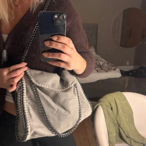 stella mc liknande väska  - så snygg stella mc liknande väska!!