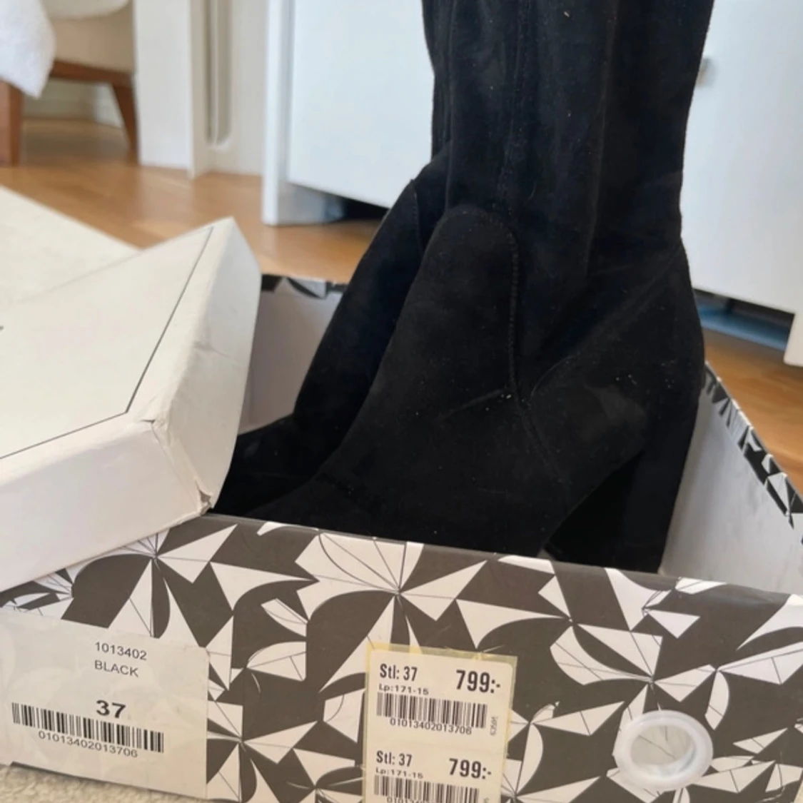 Lårhöga klackar - 91