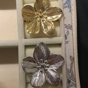 Blom ring SILVER - Endast silver kvar  Rostfritt stål Justerbar