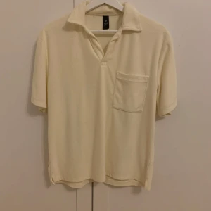 T-shirt  - Storlek s