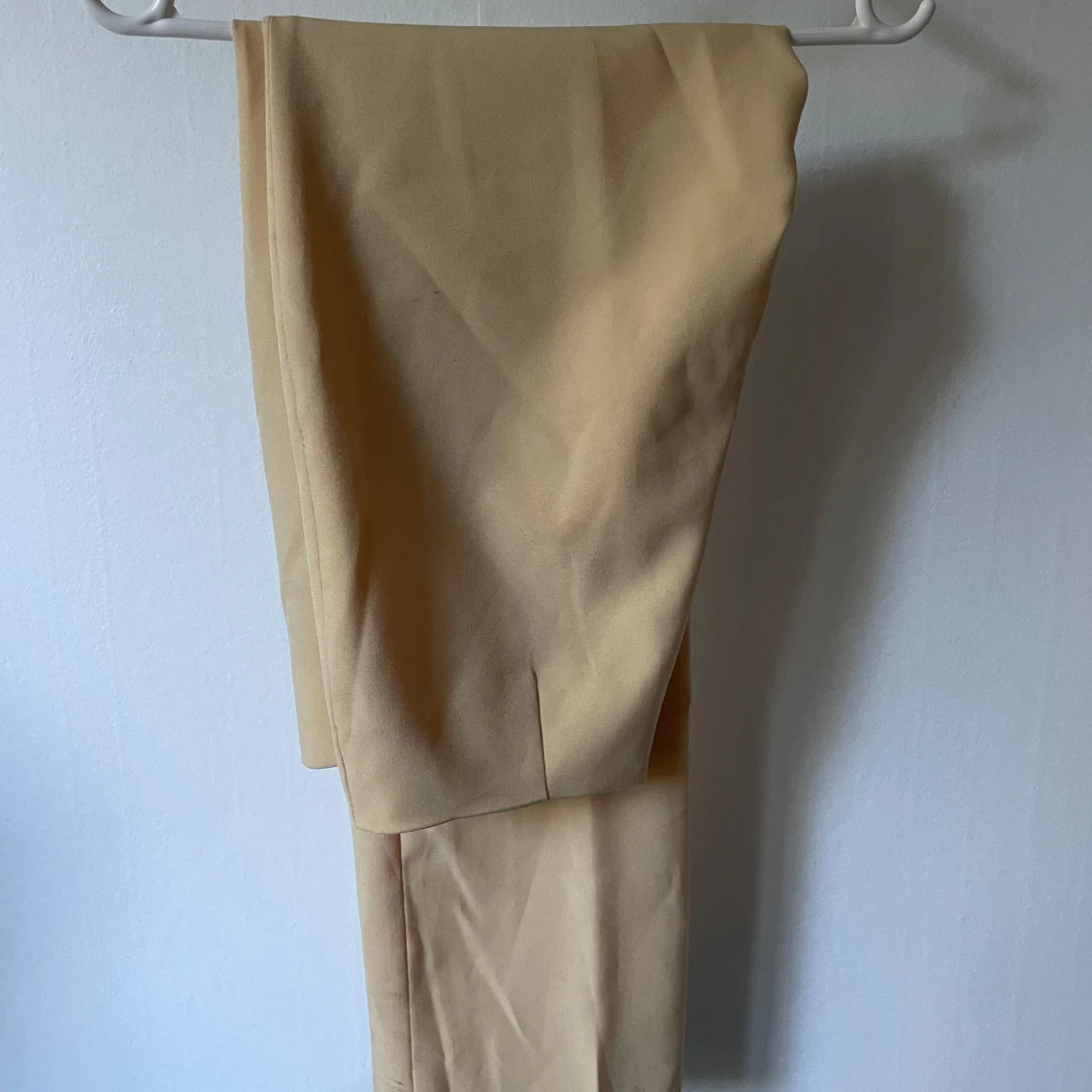 Figursydda kostymbyxor  - 90