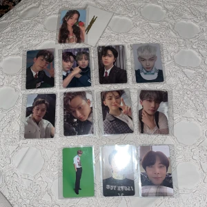 Kpop photocards - En samling kpop photocards. Meddela för pris , för var och en. 