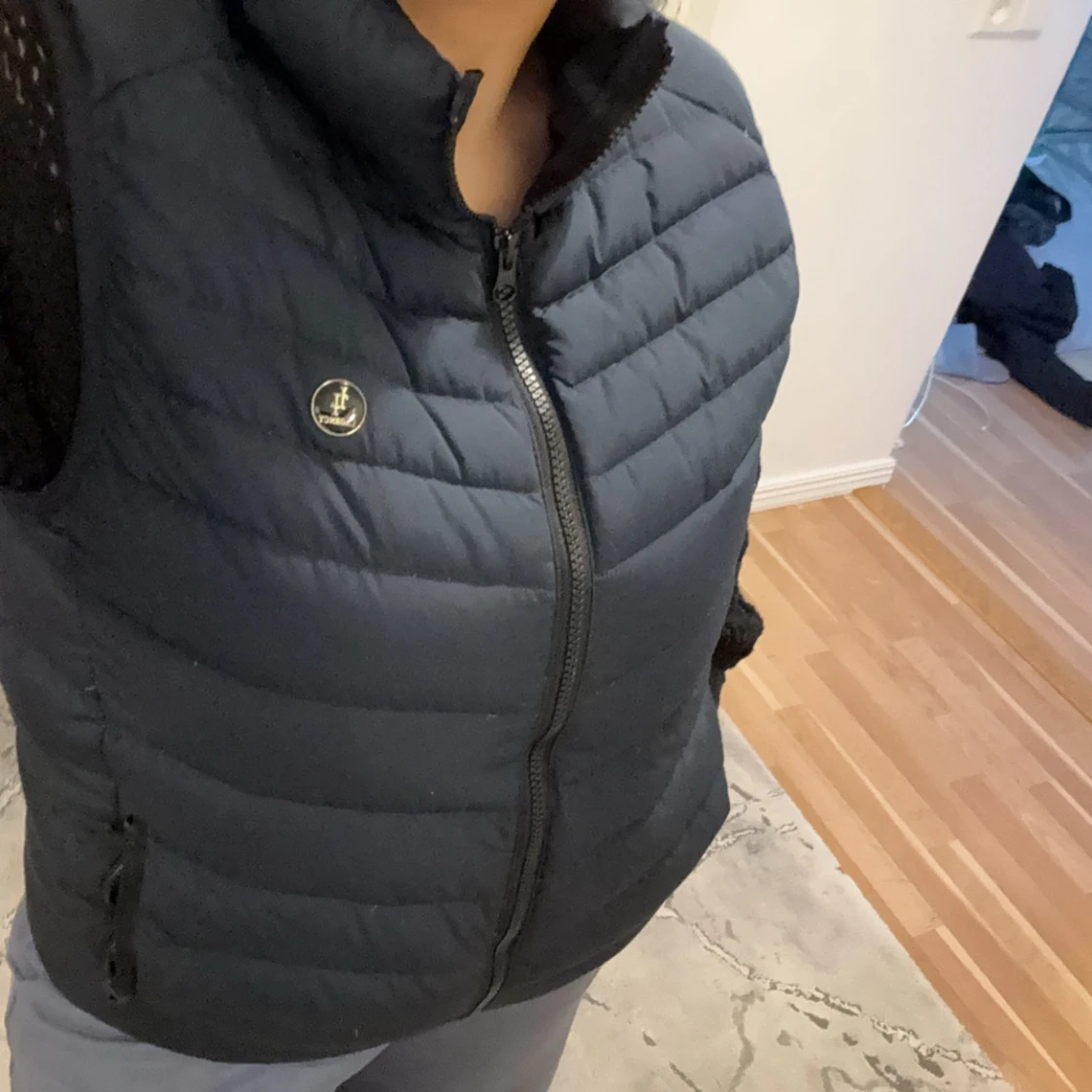 Mörkblå dunväst - 91