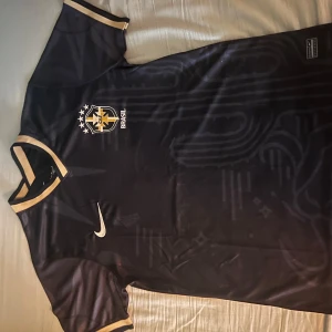 Special brazil jersey - Stilren special fotbollströja. Storlek M. Vid funderingar är det bara att höra av sig.