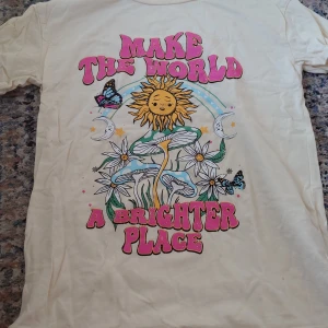 Over size t-shirt - Jätte fin oversize tshirt den är ifrån Turkiet så märket är okänd😘🤗