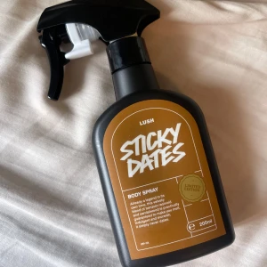Body spray lush sticky dates - Säljer sticky dates body spray från lush 280 kr, helt ny oanvänd