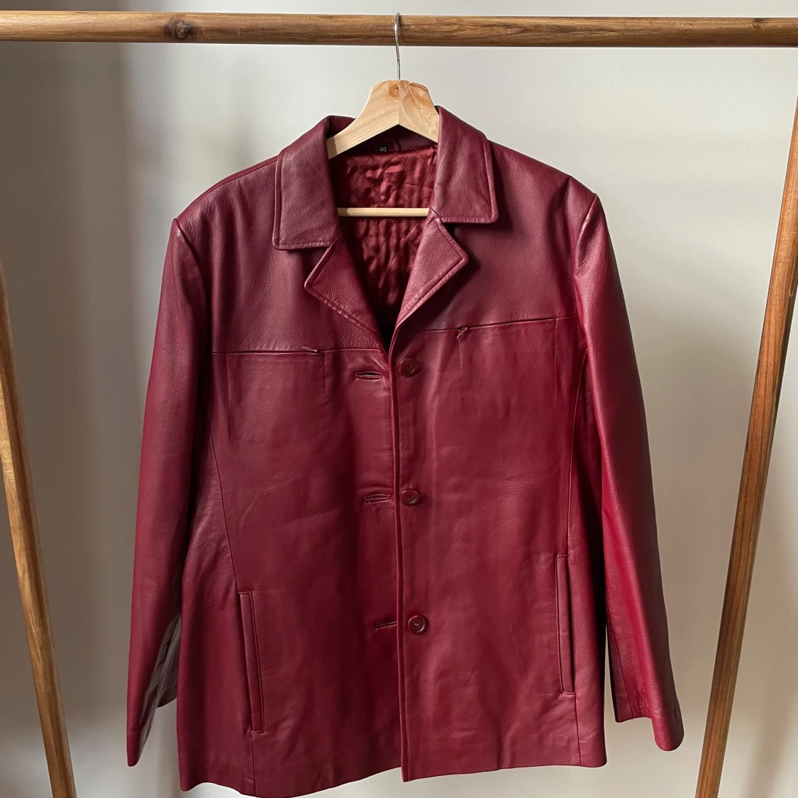Röd skinnjacka  - 90