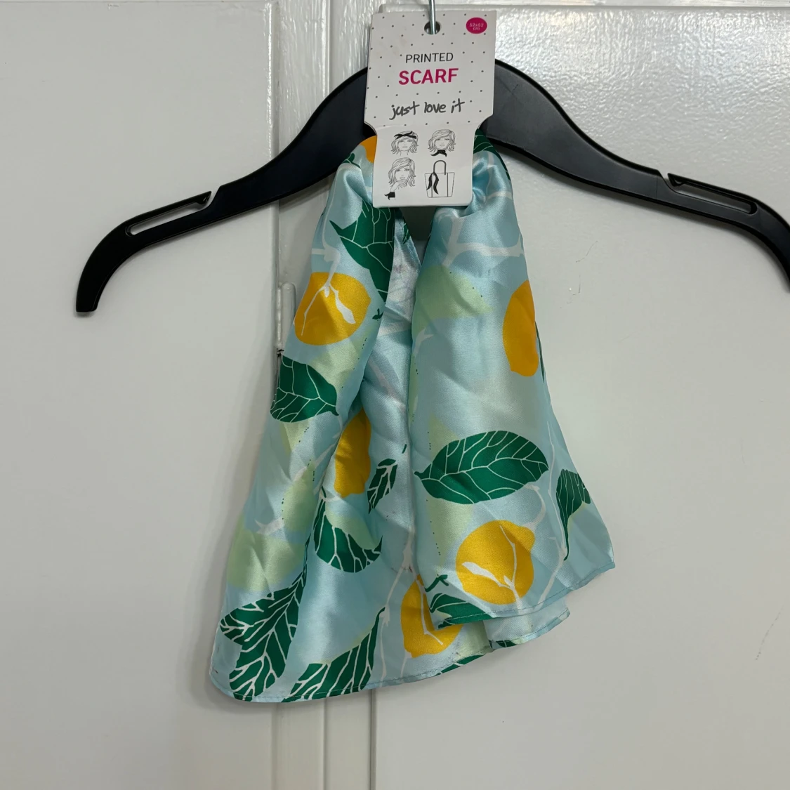 Mönstrad scarf med citroner