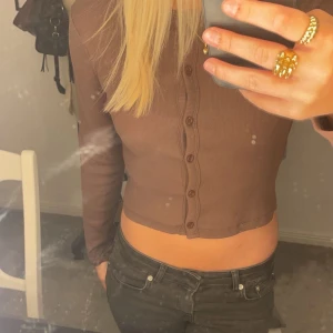 Brun tröja - Brun tröja från lager 157🤎använd Max 3 ggr så mycket bra skick🤗