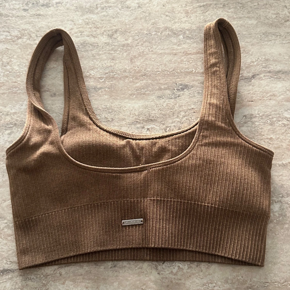 Brun ribbad och vit oneshoulder träningstoppen/bh - 90