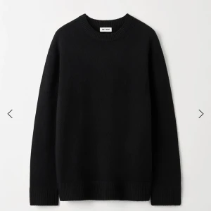 Soft goat  - Hej säljer min soft goat crewneck 8/10 cond   Ny pris runt 3000 !  Storlek M 100% cashmere 
