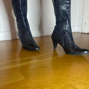 Wera stövlar - Ett par jätte fina stövlar från Wera i storlek 36. Använd endast ett antal gånger och passar perfekt inför våren och hösten i läder! Kontakta mig vid frågor 🫶🏽