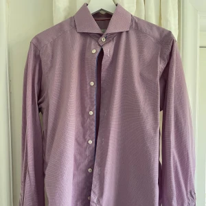 Eton stjorta  - Eton skorta, slimfit i bra skick.