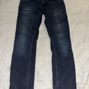 Tommy hilfiger jeans herr - 32/34  Bra skick  Slim fit 