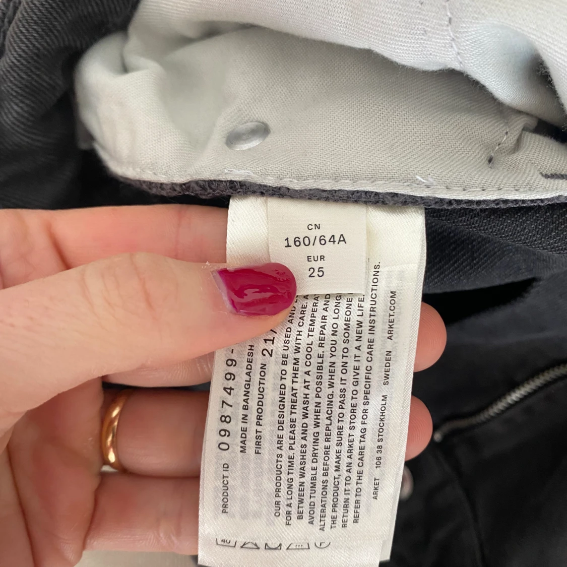 ARKET knee black denim shorts  - 90