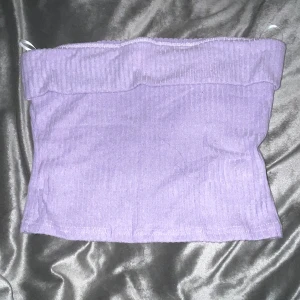 Tube top - Ljus lila Tube top från shein, endast testad. Bekvämt material