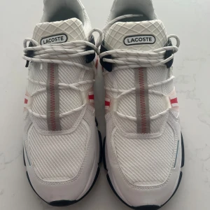 Lacoste skor - Aldrig använda, normal i storlek 