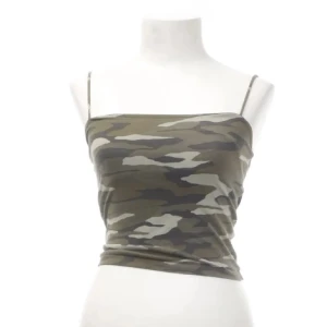 Camouflage linne - Fint camou linne, använt max 4 gånger :) osäker på storleken, men den passar mig som S perfekt