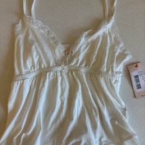 Nelly Linne - Helt nytt linne från Nelly, lappen kvar och endast provat.  Storlek S 