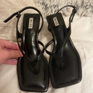 Fina klackar  - Svarta klackskor 