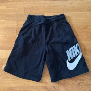 Nike shorts  - Säljer dessa sköna shorts! ☺️