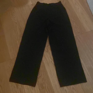 Nice brallor  - Tjej 38 kan ha som kille litet hål vid gylfen men anars bra skick emo drainer style Nice och luftiga 🖤🖤🖤🃏🃏