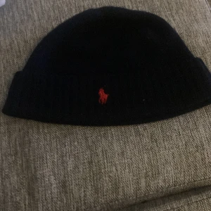 En fin polo Ralph lauren mösaa  - Fint skick  Använts ändas 5,6 gånger 