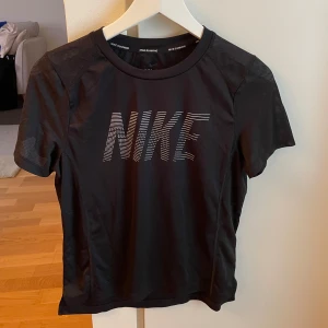 Träningströja från Nike  - Jättebra skick 