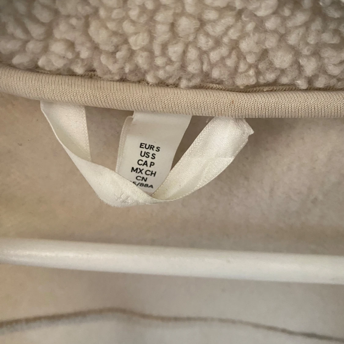 Beige teddyjacka från hm - 2