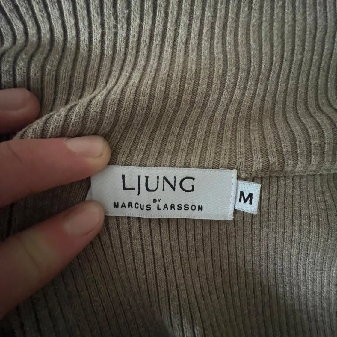 Beige ribbad kofta från Ljung - 2