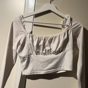 Vit långärmad topp - Fin vit långärmad topp 