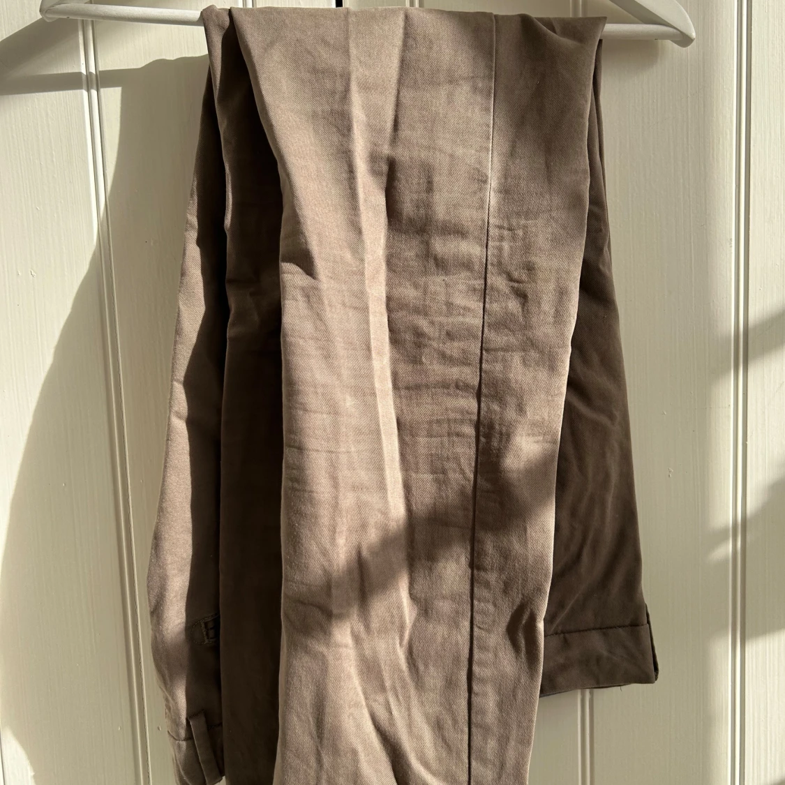 Oanvända John Henric chinos beiga