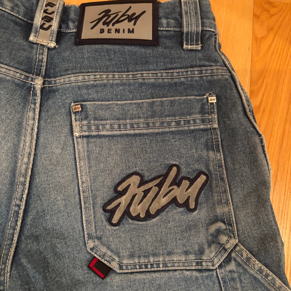 Blå jeansshorts från Fubu - 2
