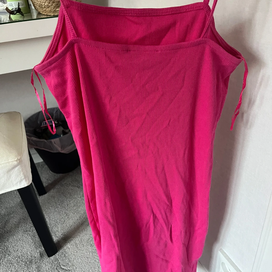 Rosa ribbad klänning från Amisu - 1