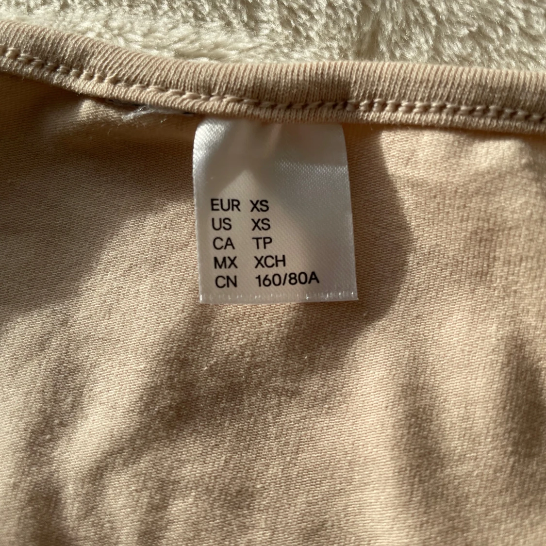 Beige croppad linnetopp - 2