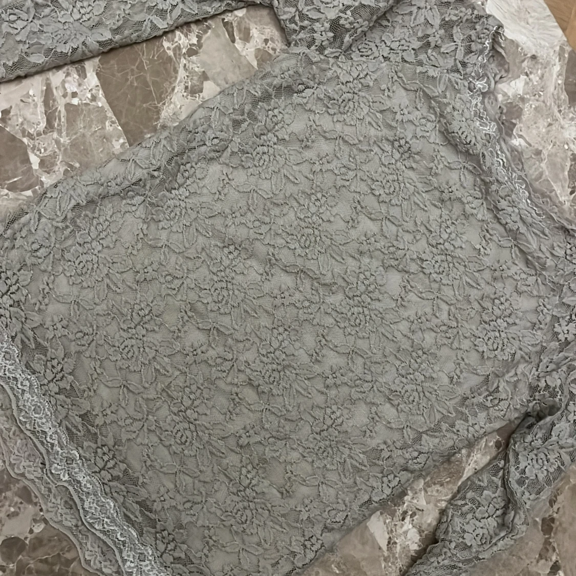 Beige spetsblus från Creme Fraiche - 1