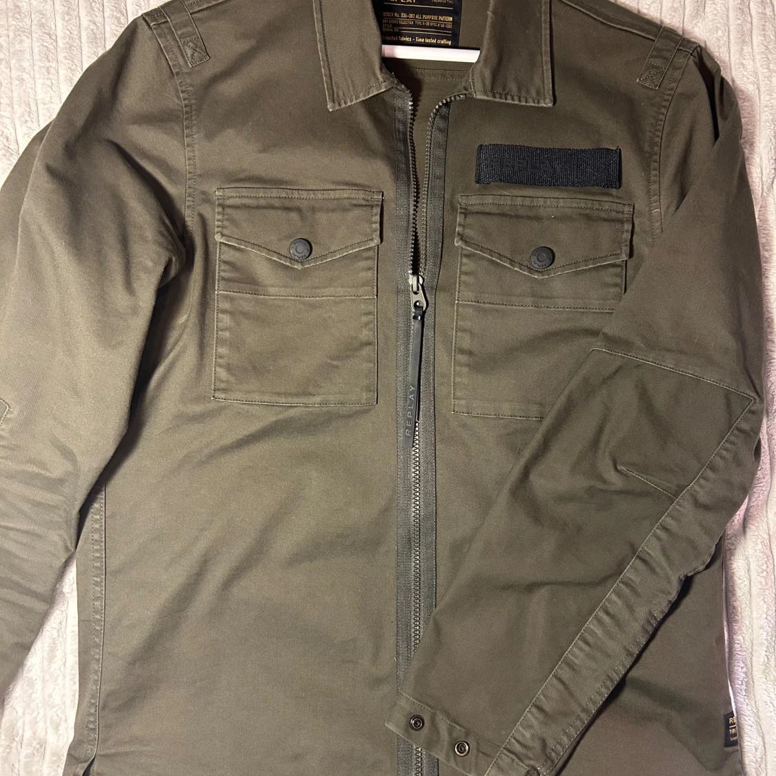 Olivgrön jacka från Replay