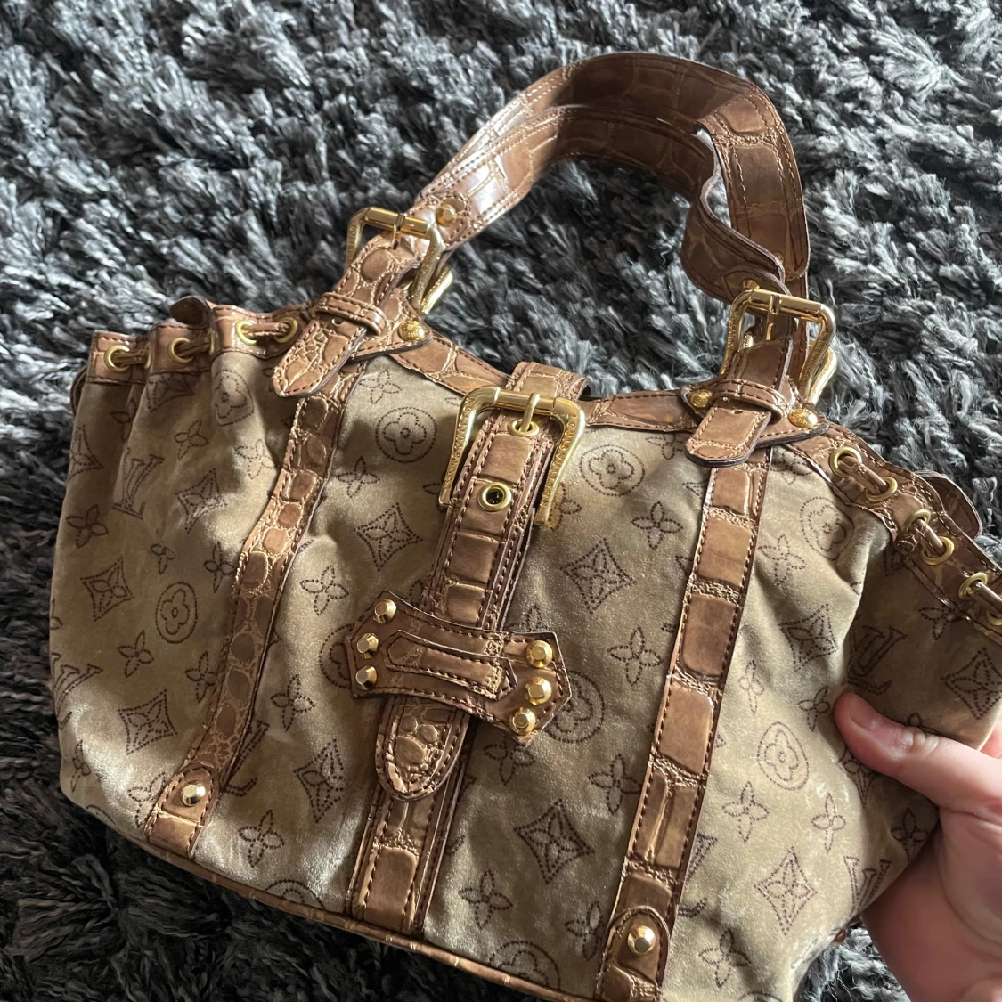 Beige handväska med monogram