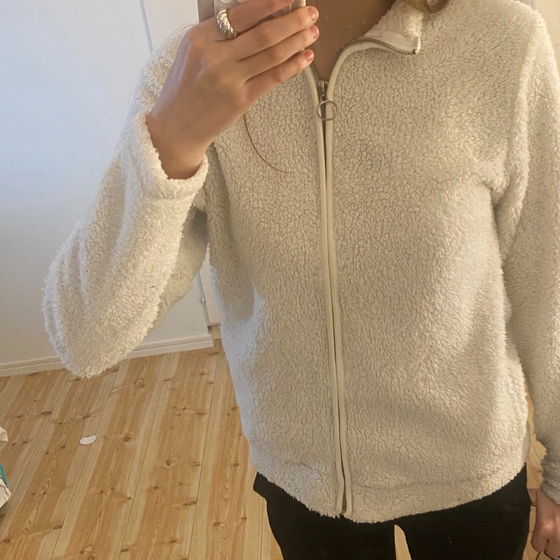 Vit teddyjacka med dragkedja