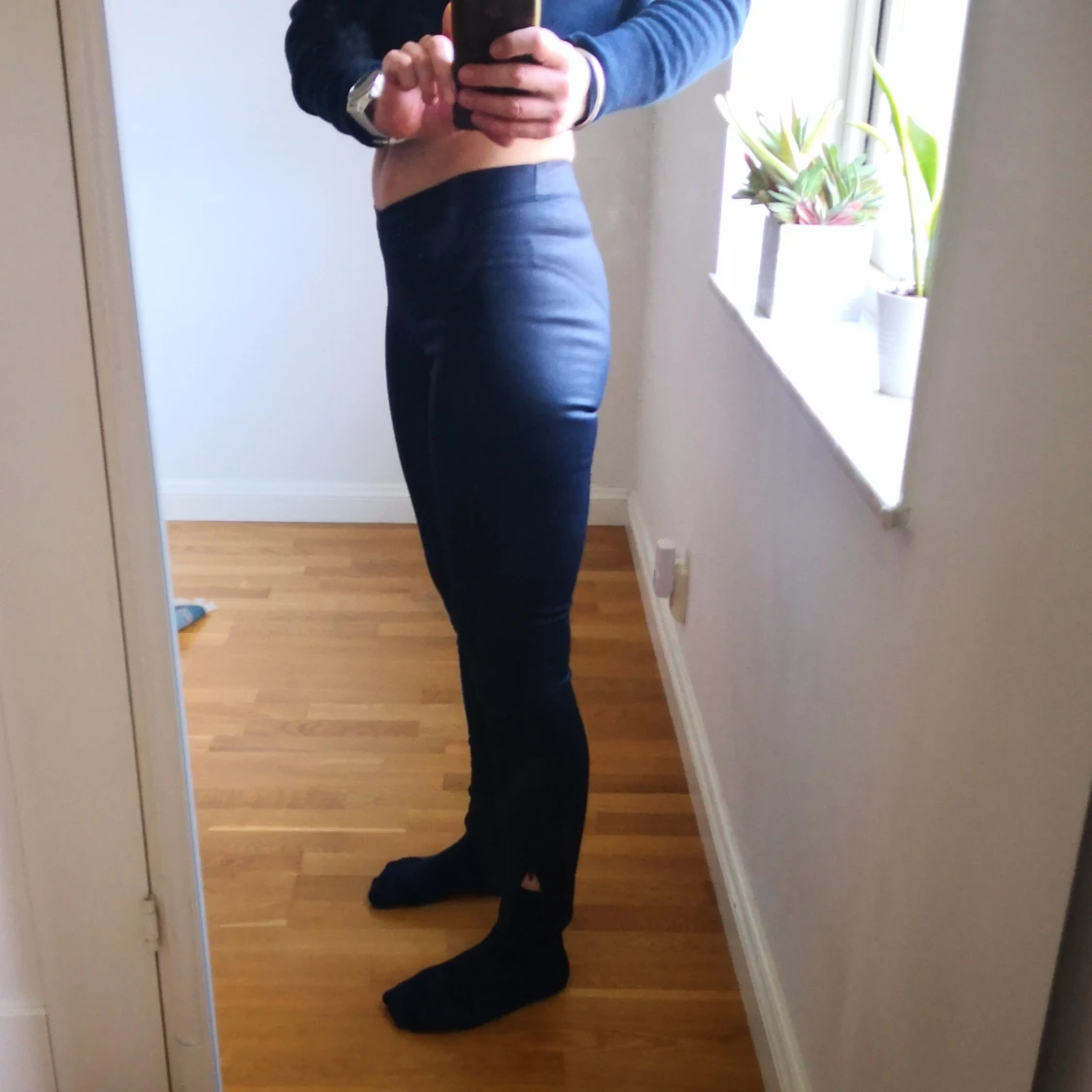 Mörkblå/Midnattsblå leggings/byxor slim fit från Designers Remix  - 1