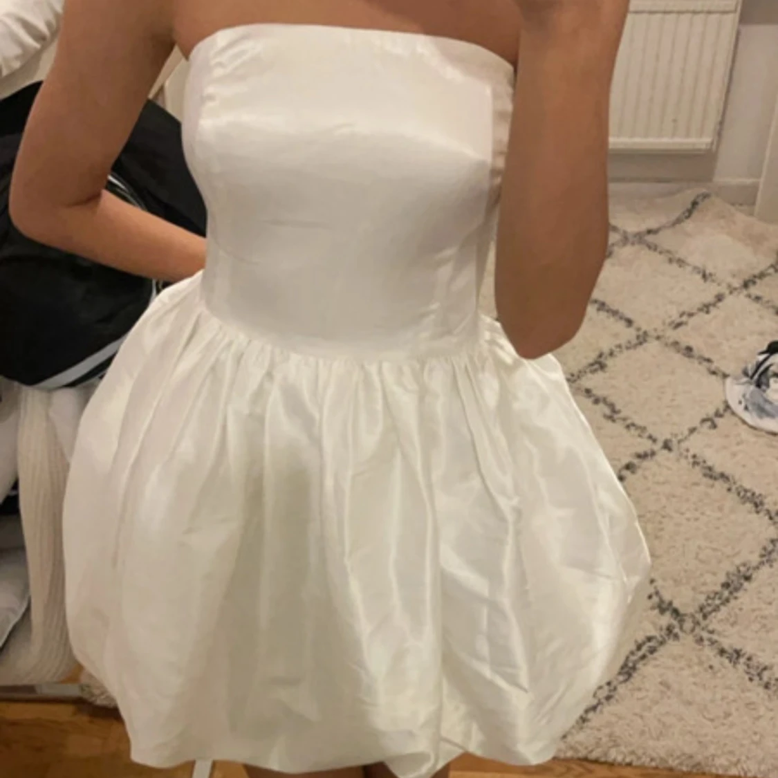 Vit axelbandslös klänning - 91