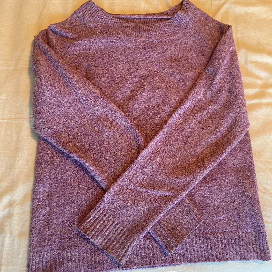 Lila tjocktröja från Vero Moda💜 - 91