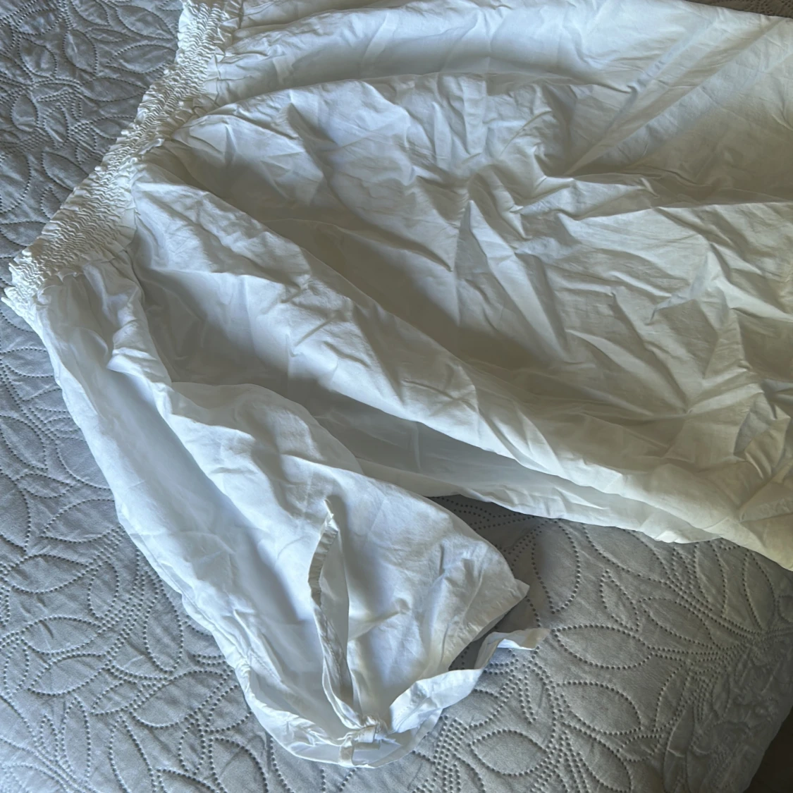 Vit off shoulder blus!  - 90