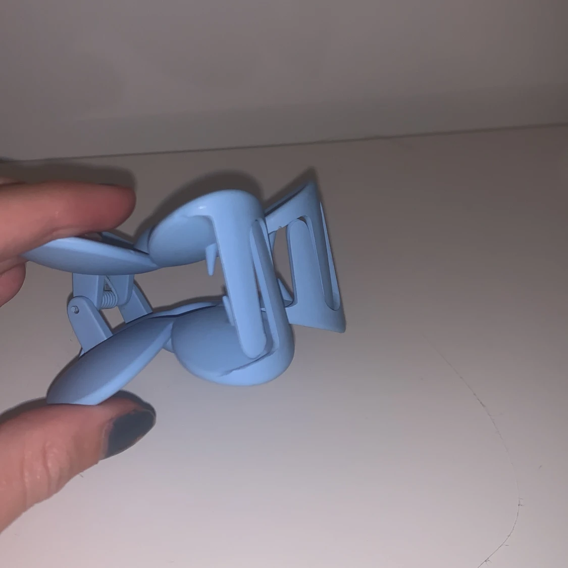 Blå hårklämma i form av en blomma - 90