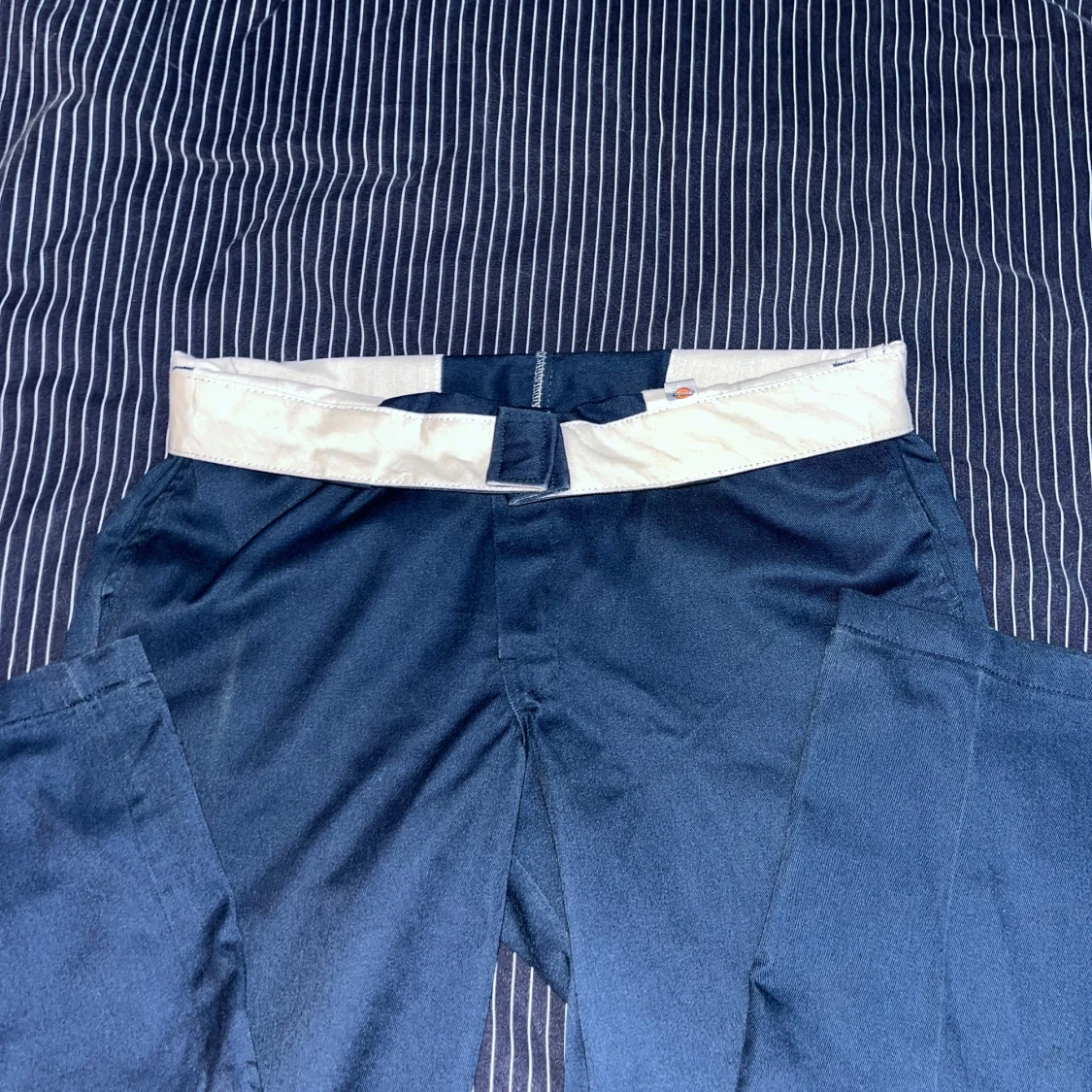 Mörkblå byxor från Dickies - 92