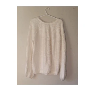 Mjuk stickad tröja - Fint skick