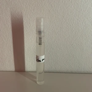 Erba Pura Sample 10ml - Säljer mitt parfym sampel som jag köpt här på Plick, har inte sprayat en enda gång.  Jag fraktar inom 24h och svarar snabbt! Pruta på priset är inte omöjligt!