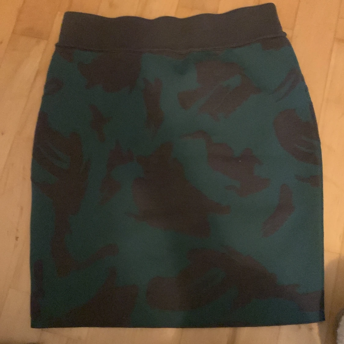 Stickad kjol från peakperformance - 90