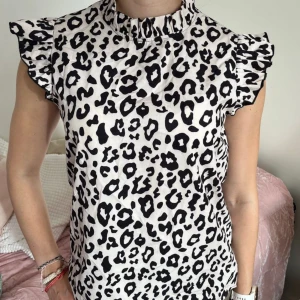 Topp - Leopard mönstrad topp❣️